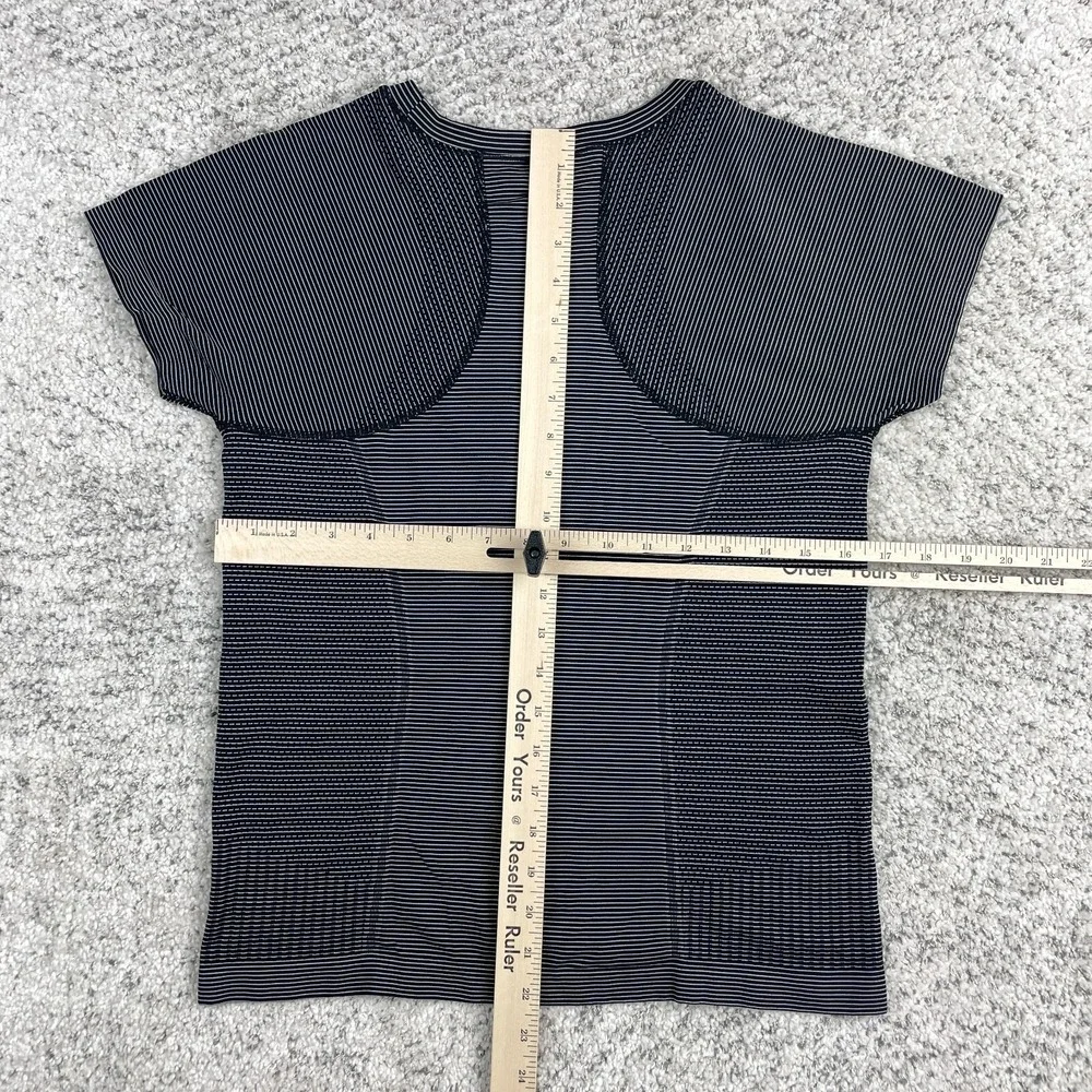 Lululemon Top Womens 6 Shirt Cap Sleeve Tee Striped Black White Training Stretch